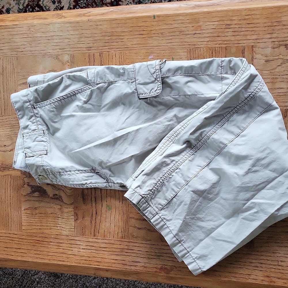 Columbia cargo pocket capris size 10